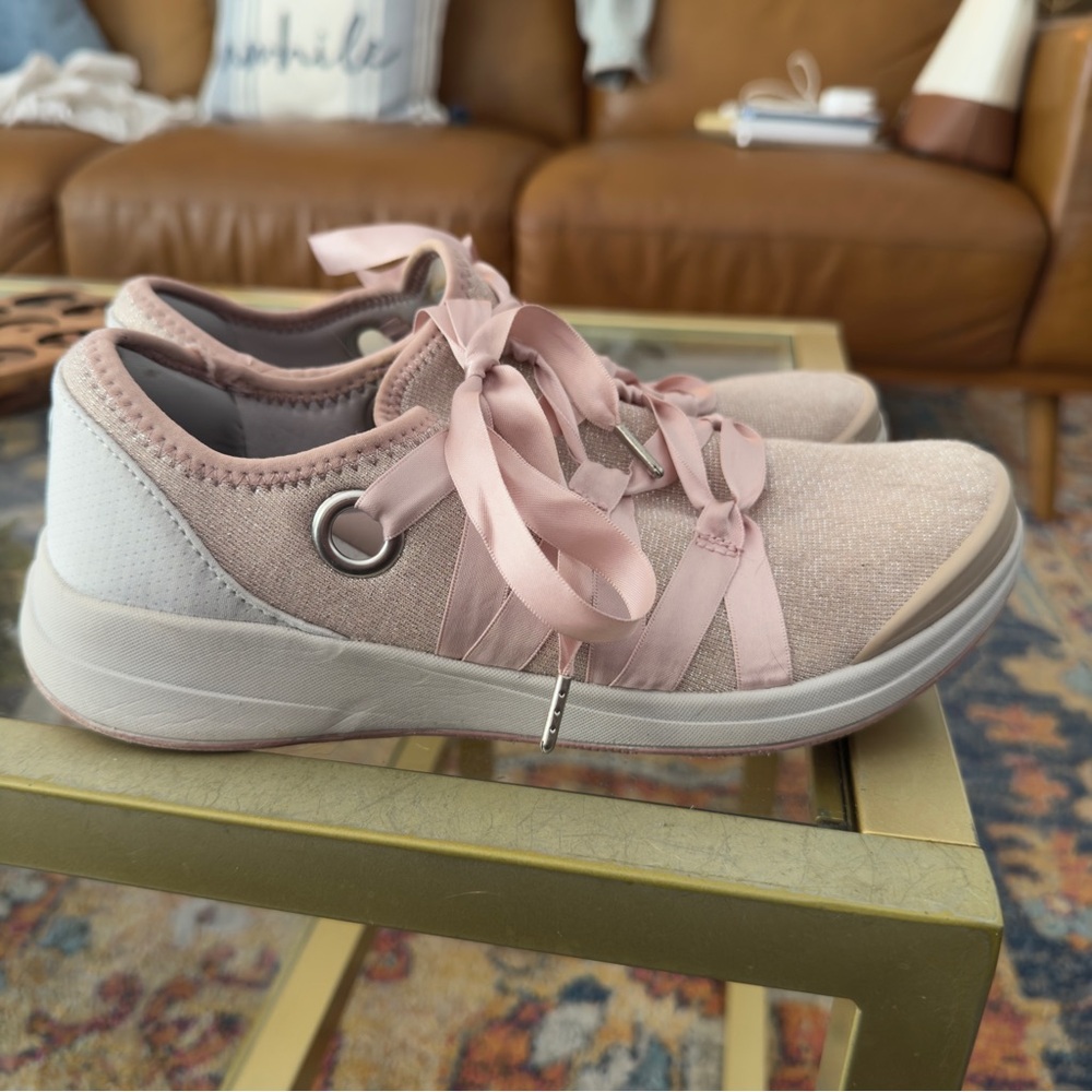 Zees Blush Pink Ribbon Lace Comfort Sneakers Women’s Size 7M - Picture 5 of 7